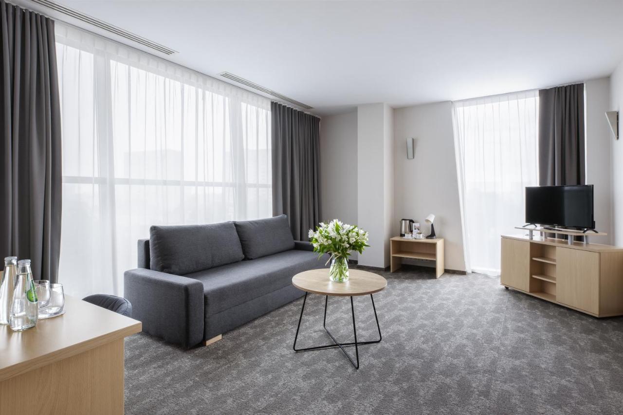 Hotel Lechicka Познань Экстерьер фото