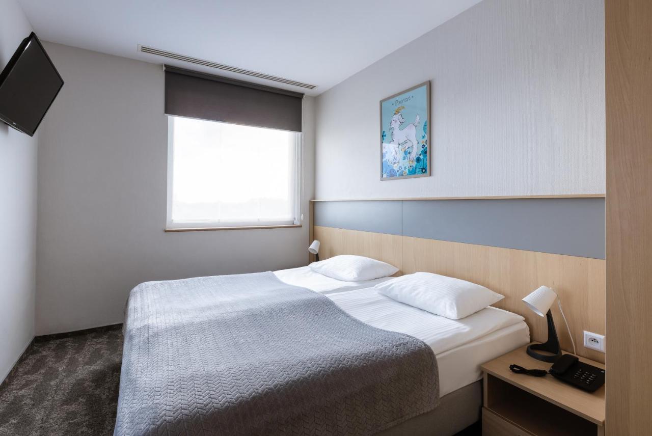 Hotel Lechicka Познань Экстерьер фото